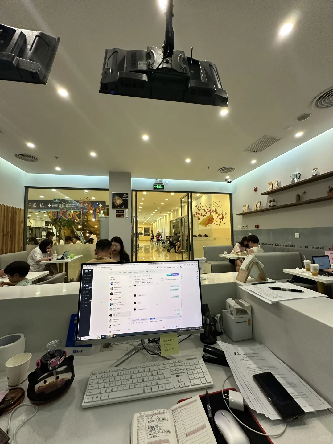 高薪招聘总经理助理！年龄不限制