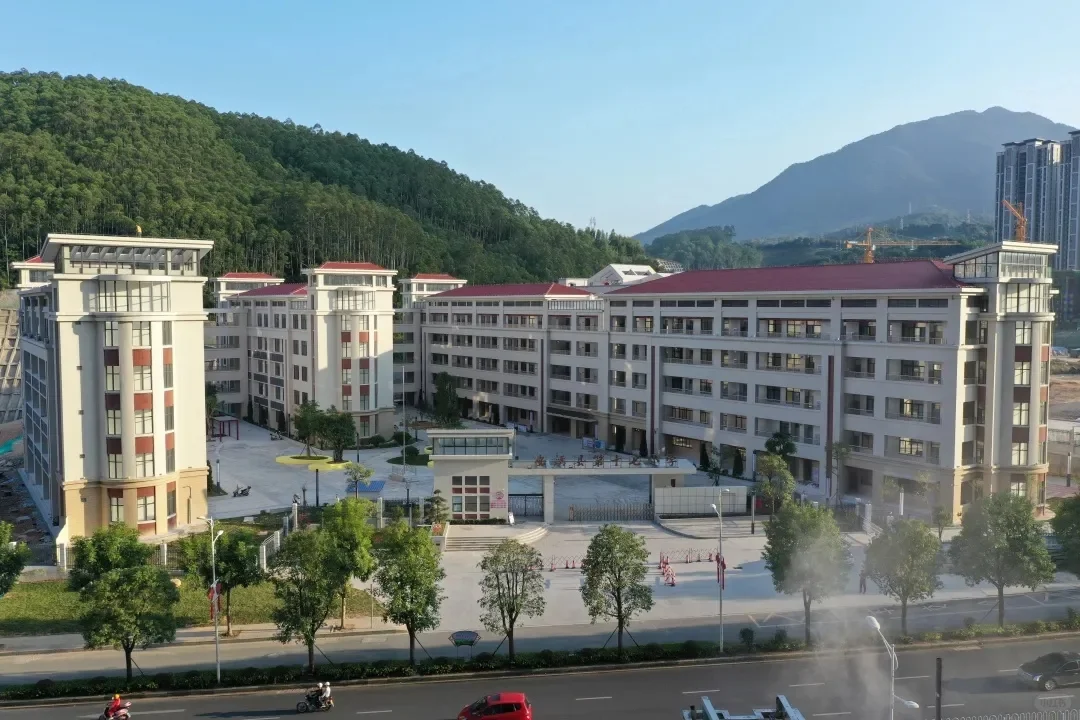 泉州安溪县，招聘小学教师，年薪4.8w！