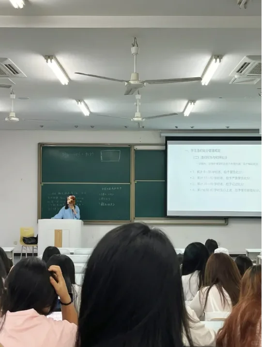 高校教师真是研究生最容易进的编制！