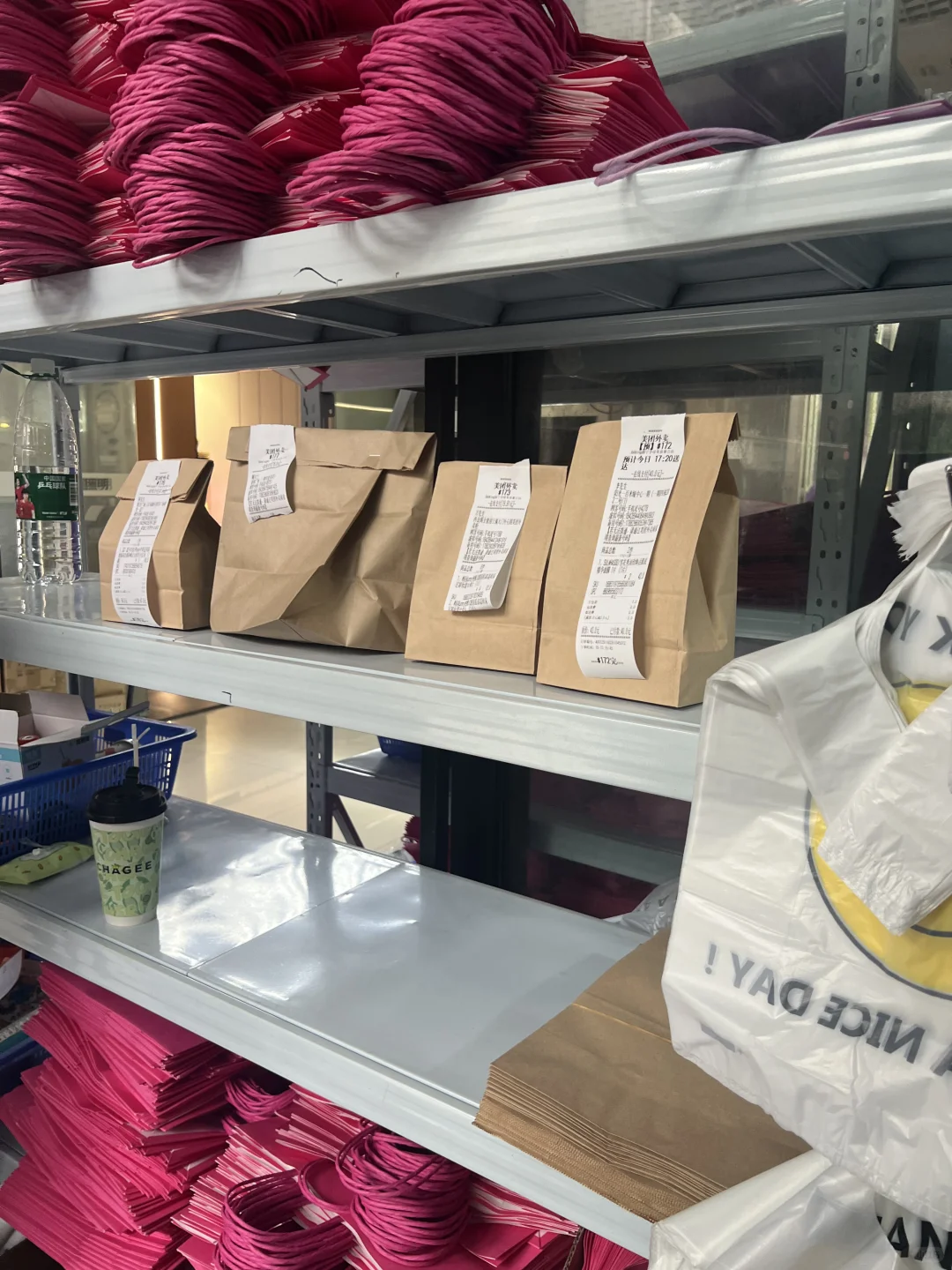 00后女生创业开店，提了小米su7✌️