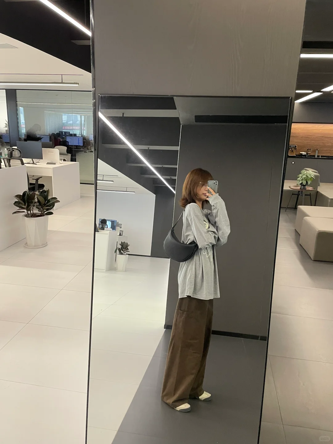 现在的工位都是这样的么？