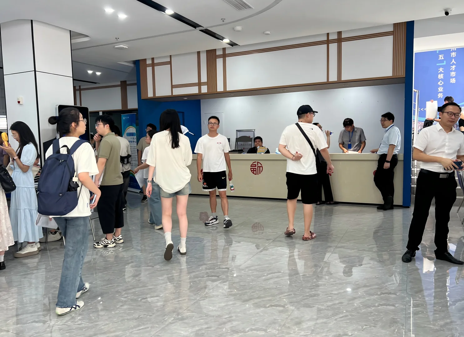 苏州线下招聘会实况，家人们！谁懂啊！