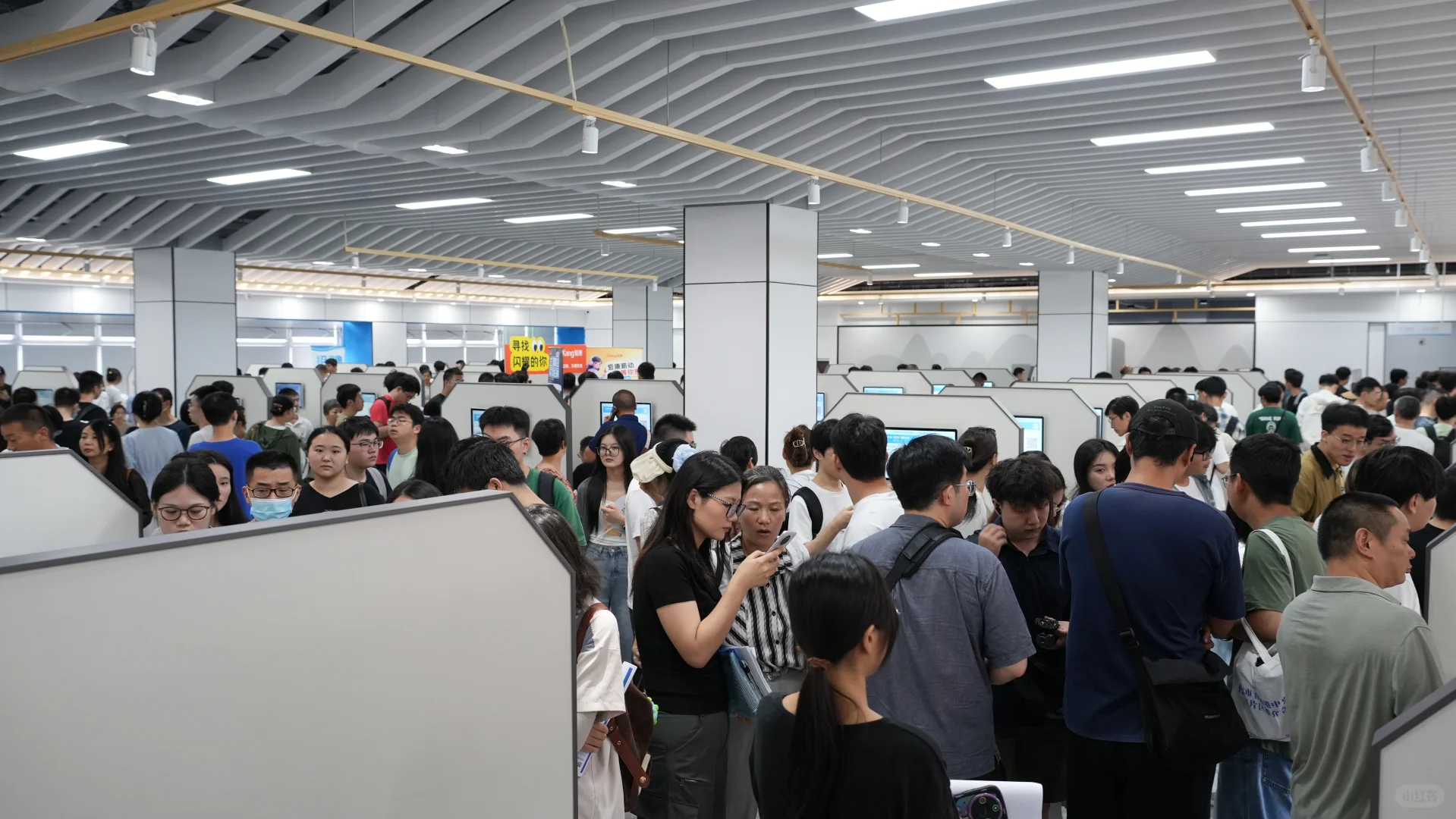 苏州线下招聘会实况，家人们！谁懂啊！