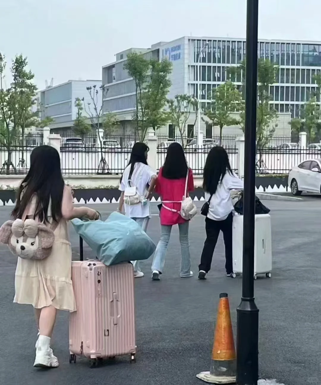 附近1公里玩具厂招人啦！！！