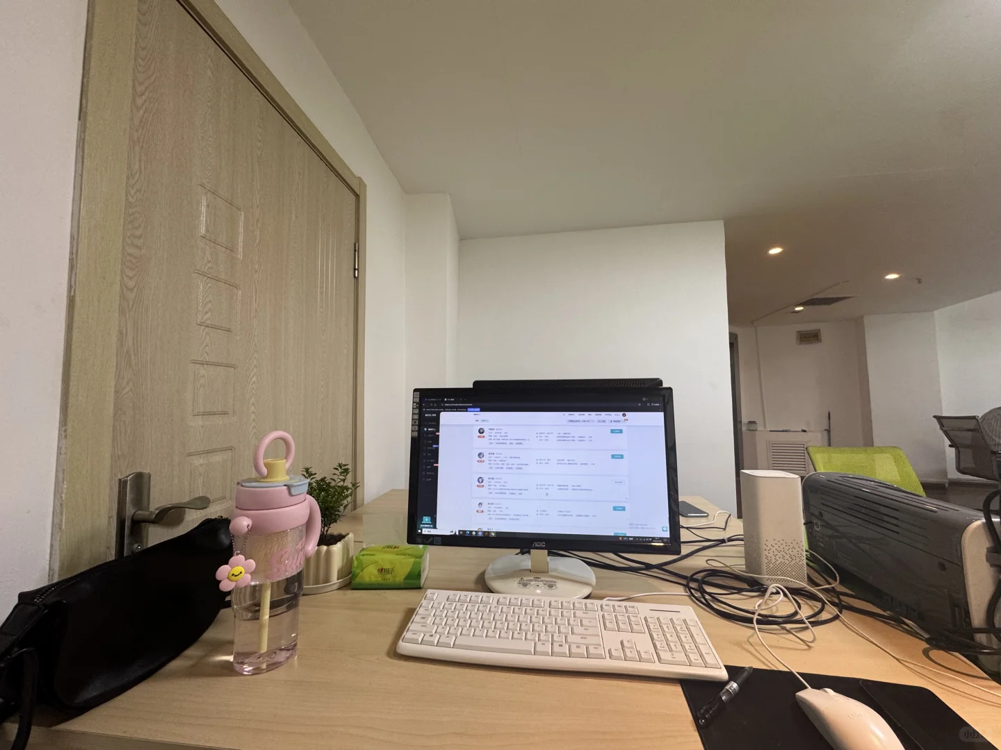办公桌上的幸福感～～～