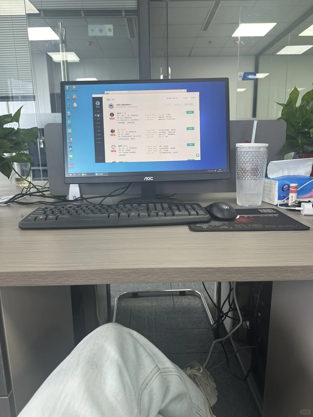 我真的太喜欢我的办公桌了～