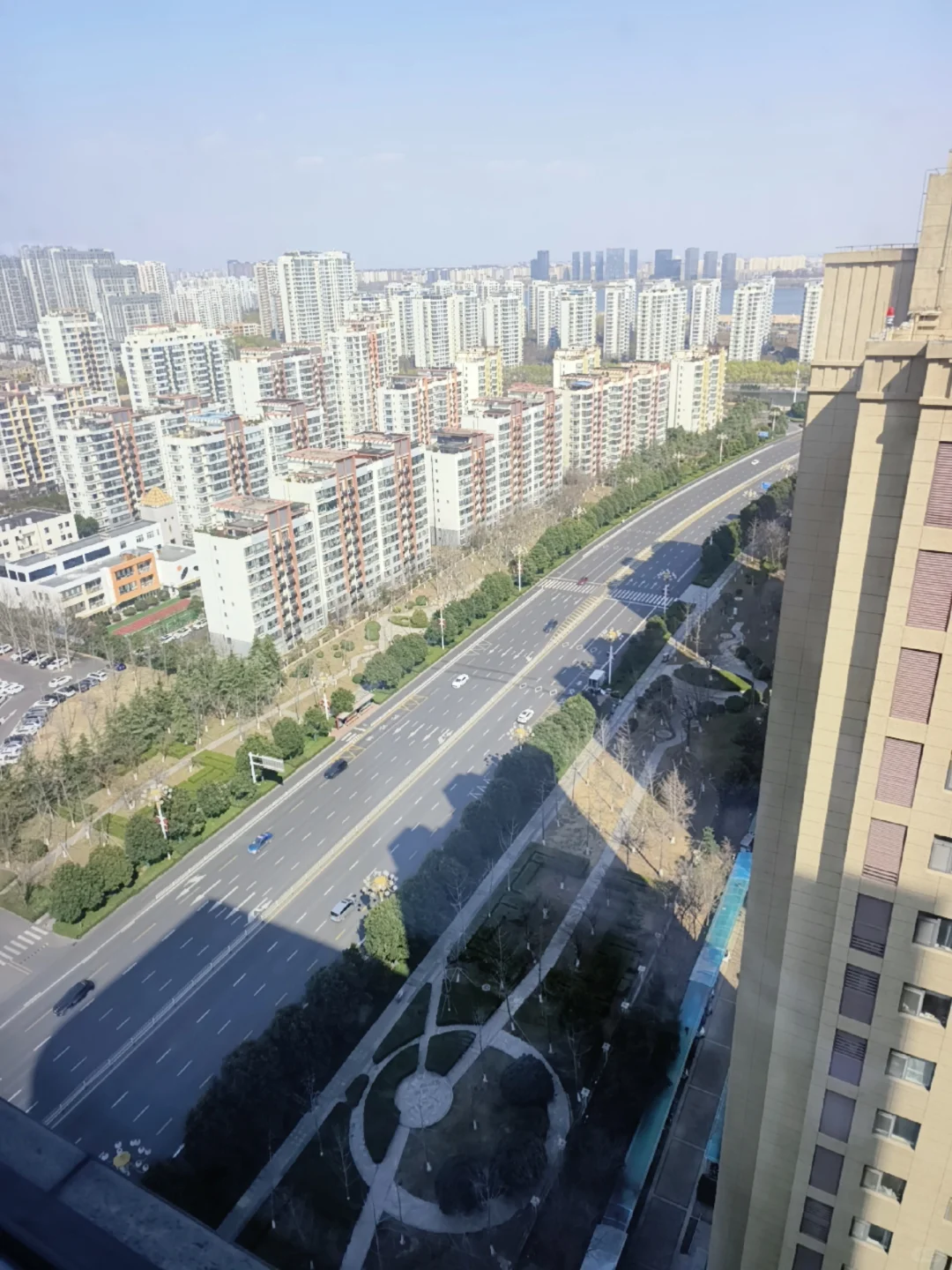 早8:30 晚5：30，双休法假，临南坊政务大厅