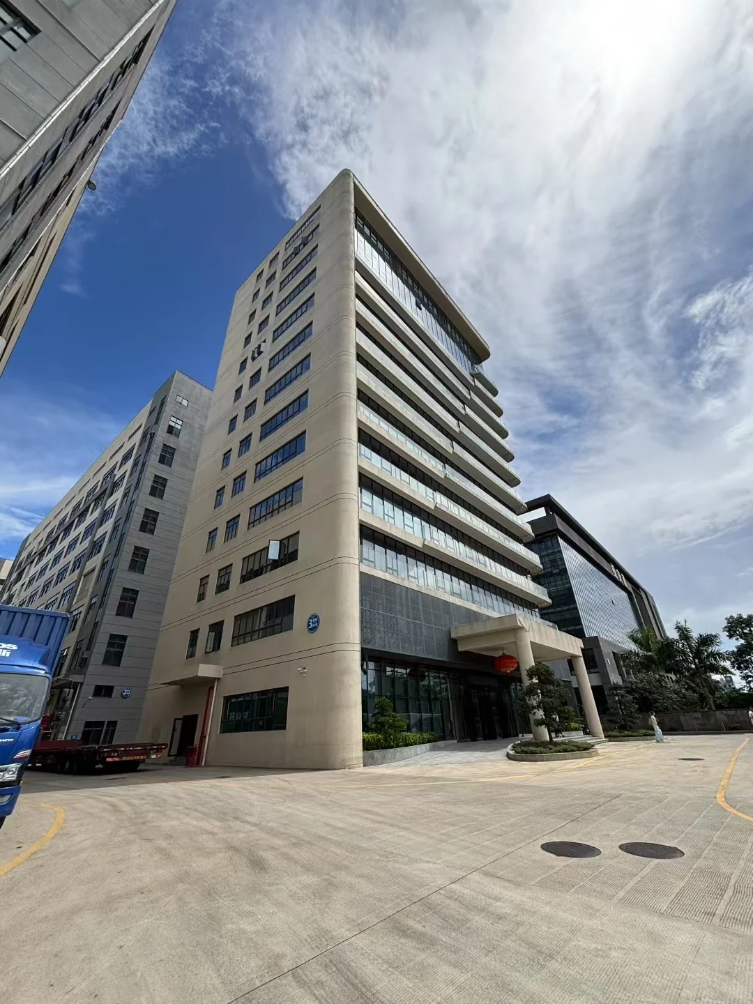 东莞找工作看过来大厂直招(包吃住买社保)