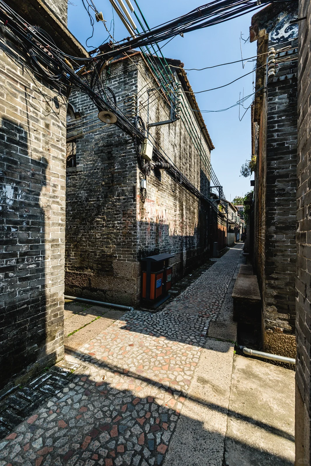 一座村口立着炮楼的800年历史华侨古村