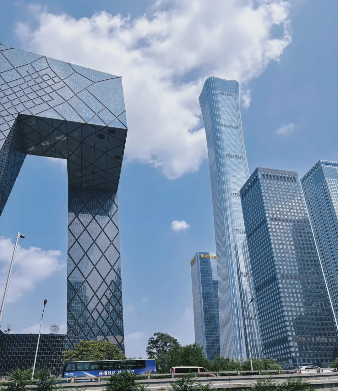 找俩普通话好的来我这上班