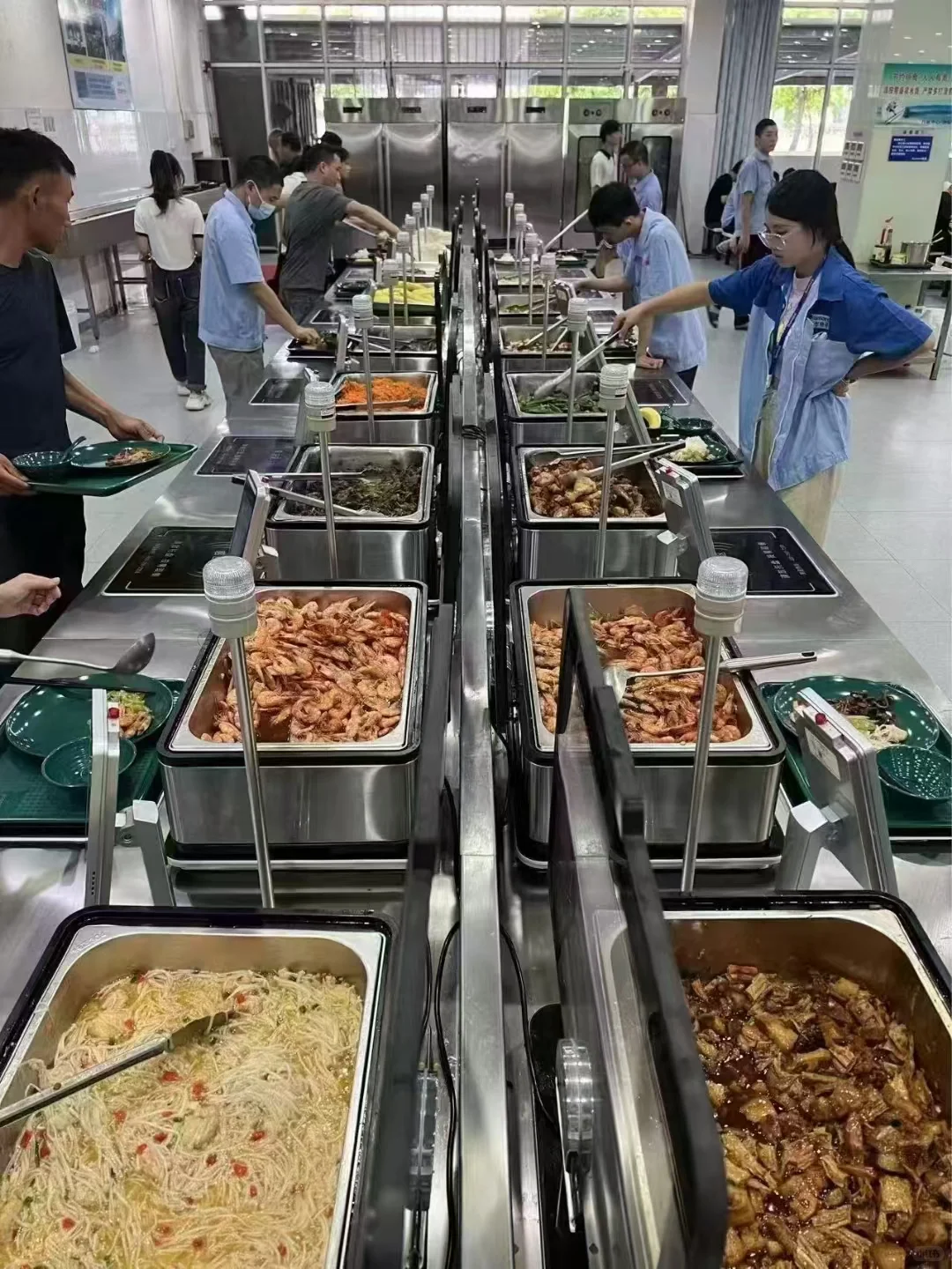 台面手工活工作活，女生为主，日薪260以上