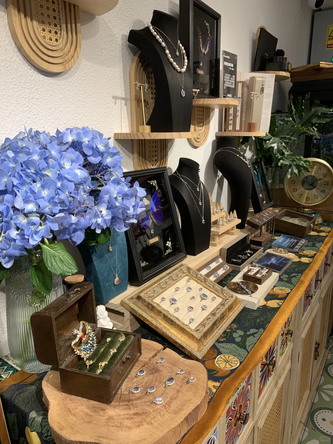 正弘城📍蝴蝶标本店招聘
