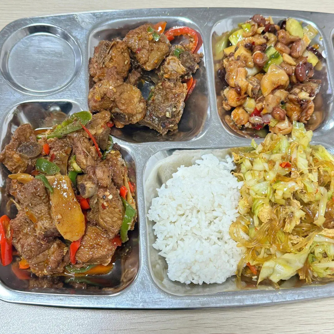 工厂招聘！！