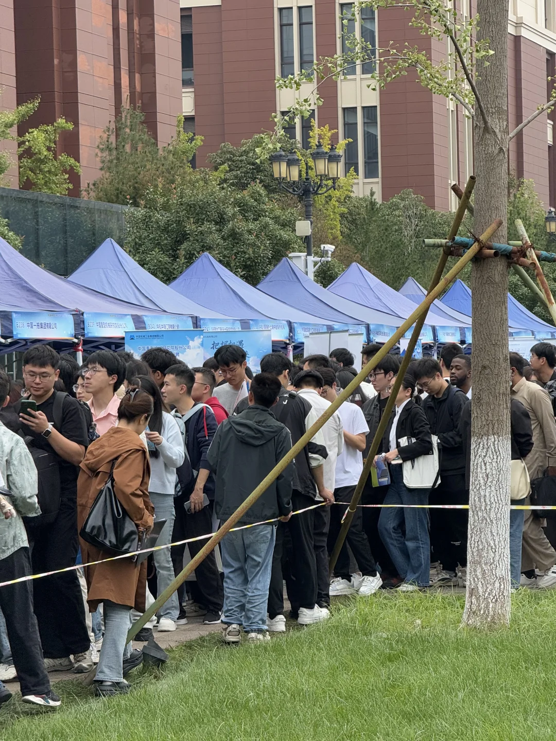 天下英雄如……