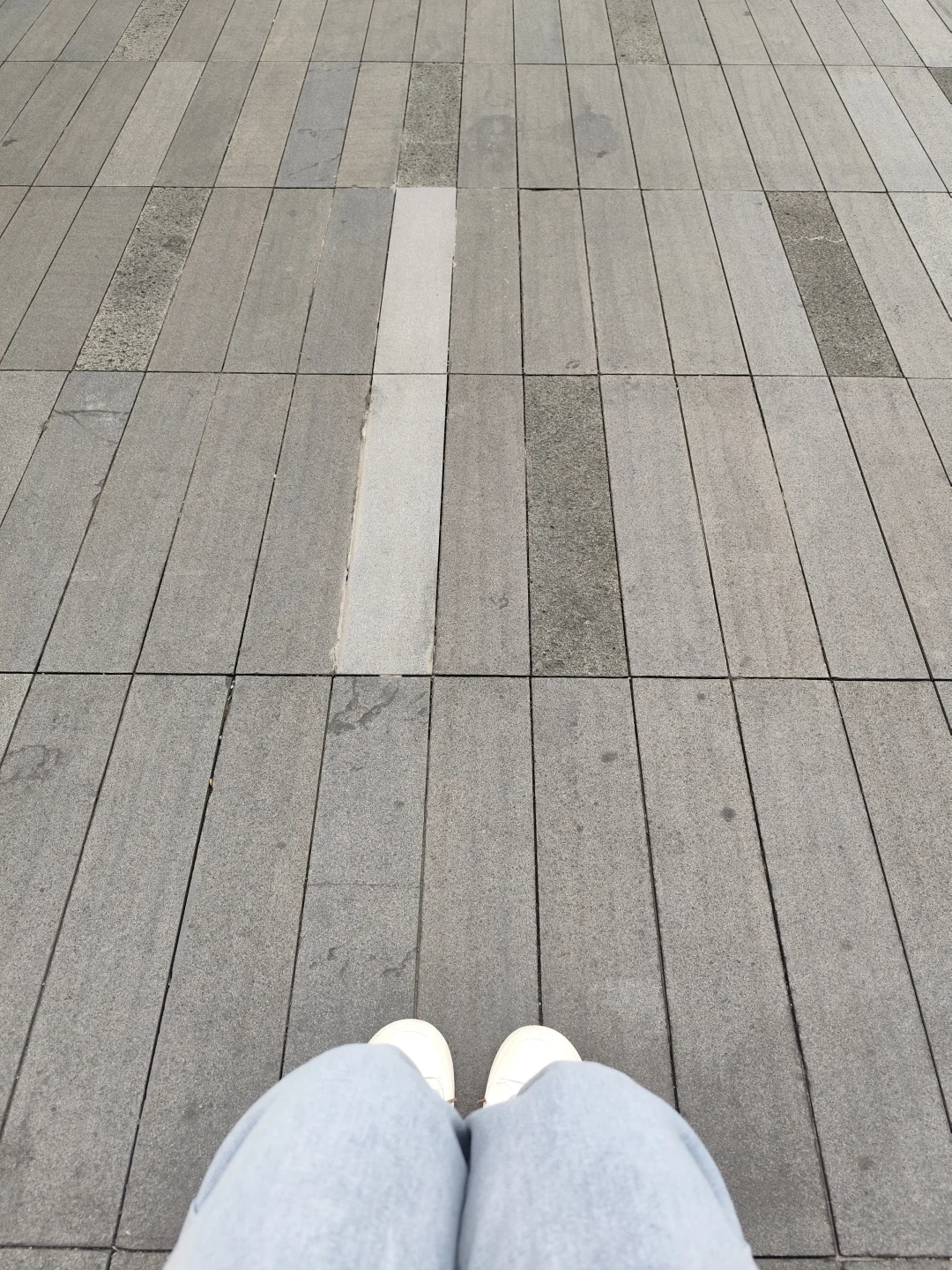 到楼下了，不敢去面试🙃