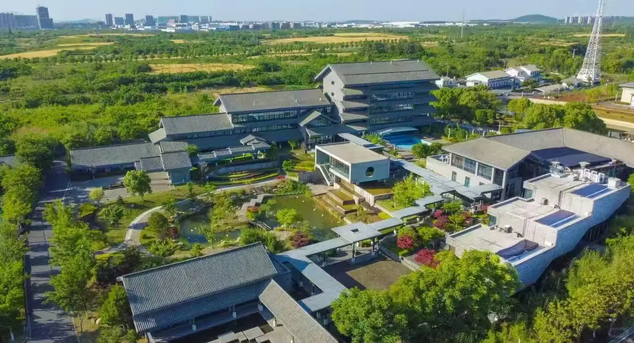 南京中山湖白金盛元度假酒店急聘……