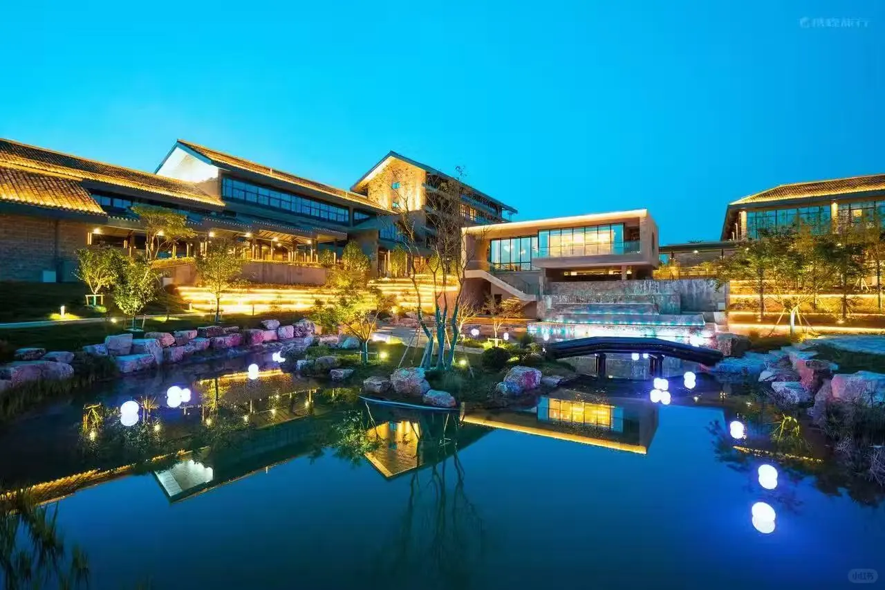 南京中山湖白金盛元度假酒店急聘……