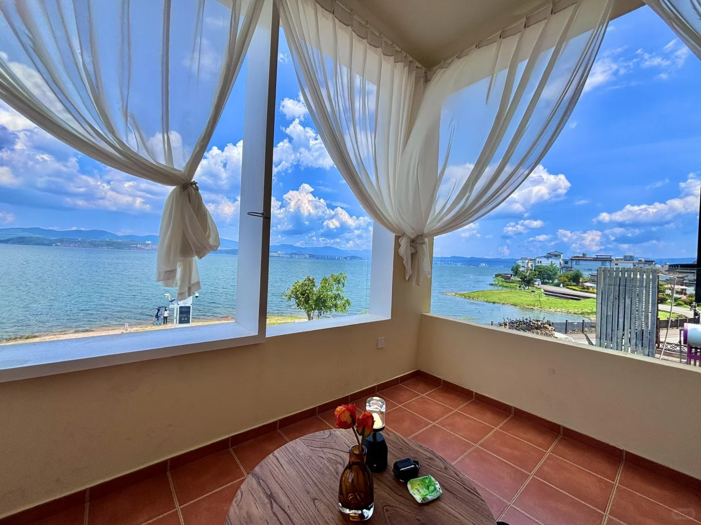 00后不谈恋爱不上班 死磕单身经济