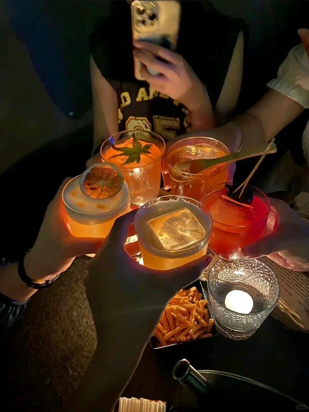 招服务员！！！