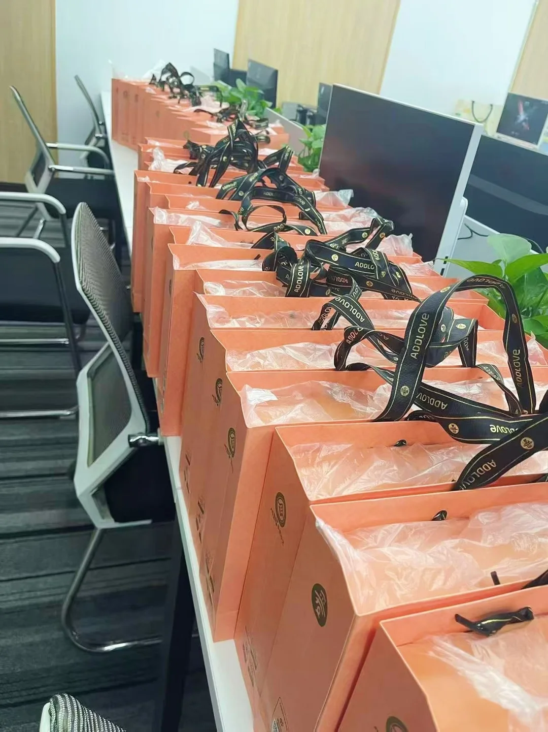 保底5000 朝九晚六 不是贷款不是催收！