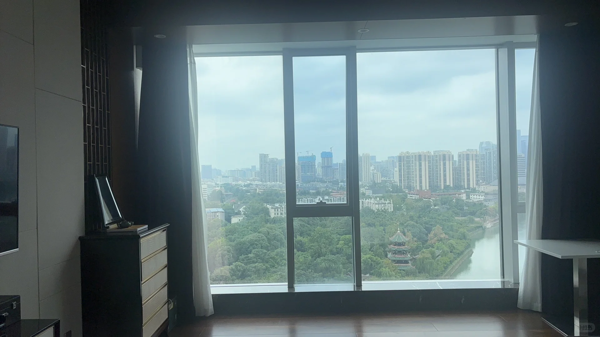 太古里春熙路附近服装主播招聘