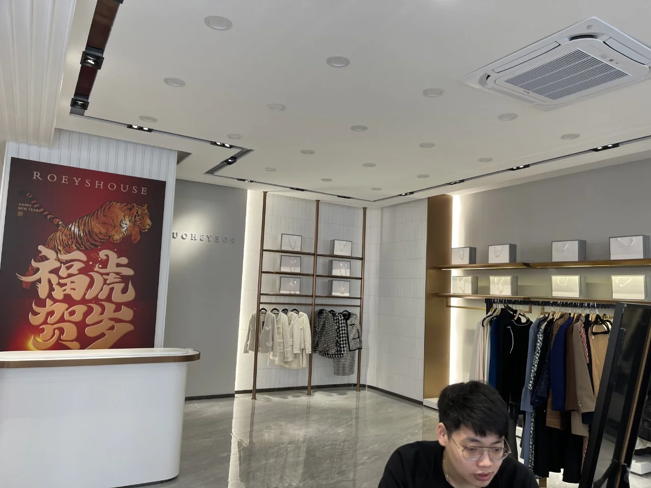 全新直播间急招全职兼职主播！快来面试~！