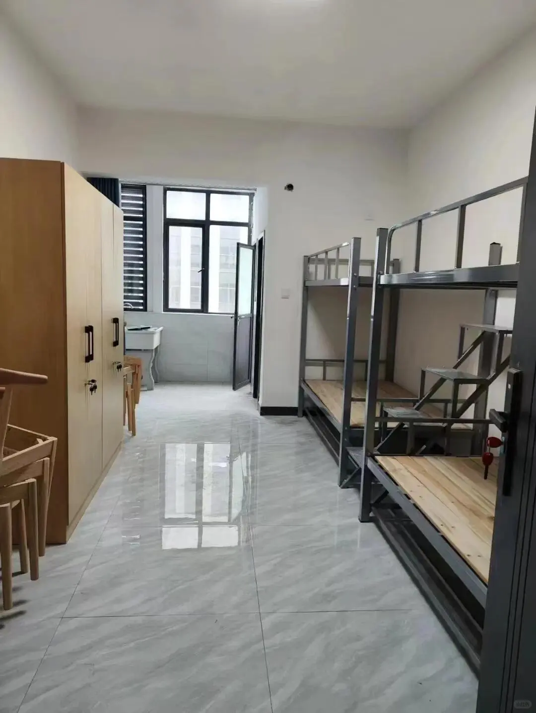 手机壳厂找暑假工，月入6500+