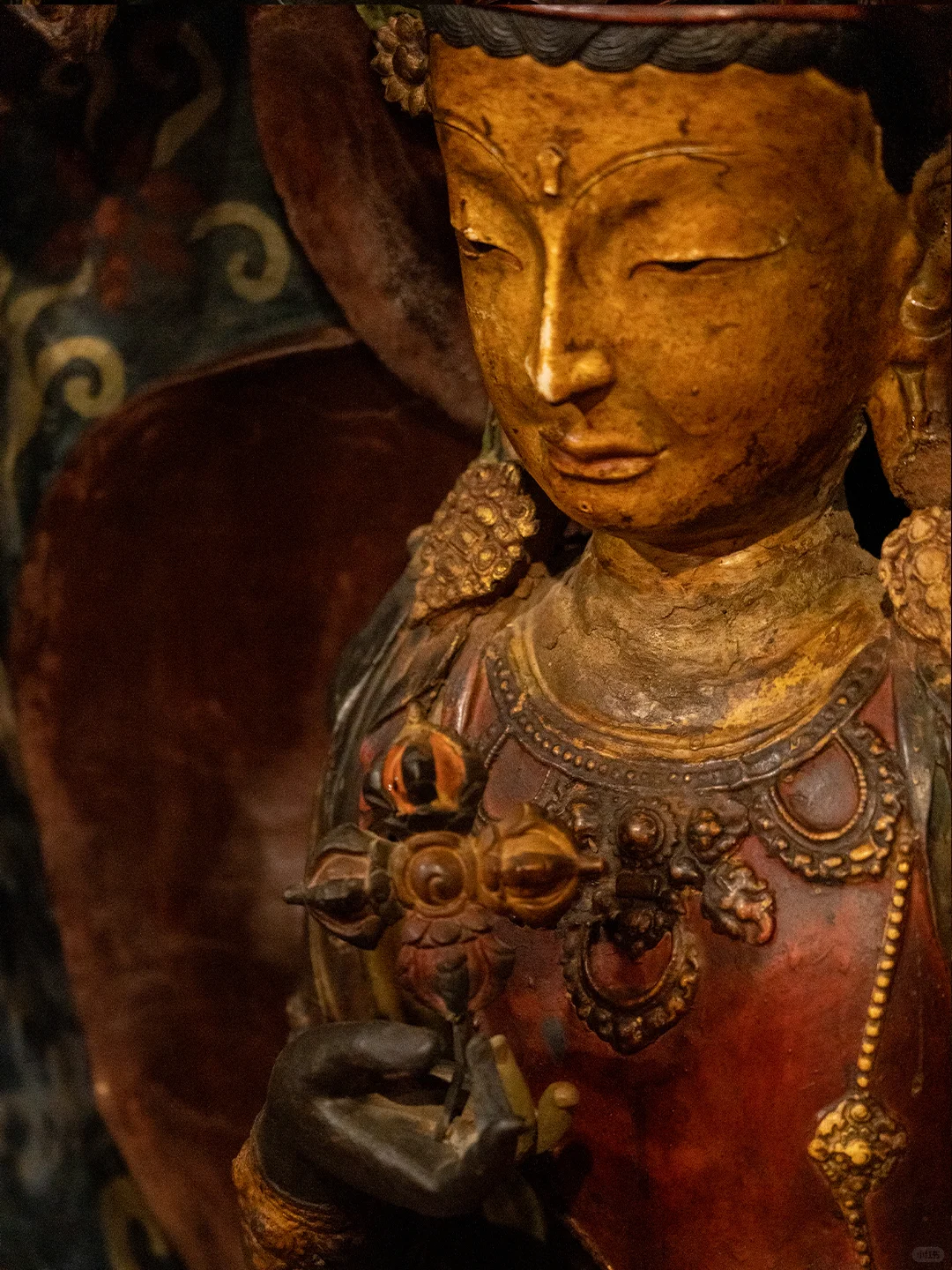 白居寺塑像｜绝巧泥身犹木刻，三千好相通廓竺