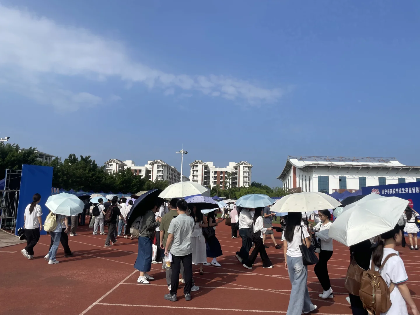 全国巡回民大招聘站 毕业生双选会