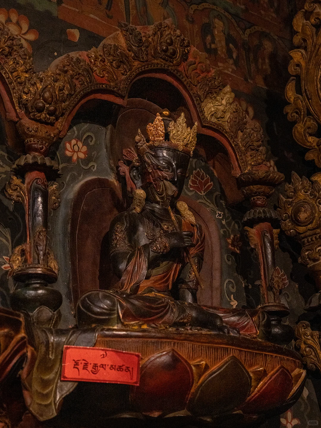 白居寺塑像｜绝巧泥身犹木刻，三千好相通廓竺