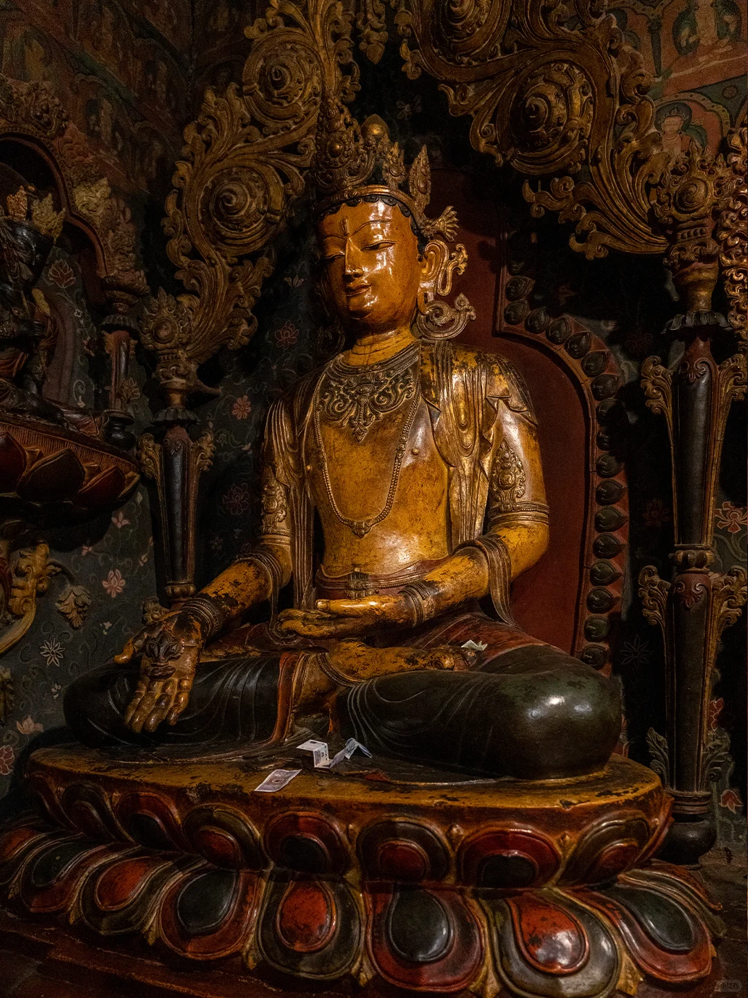 白居寺塑像｜绝巧泥身犹木刻，三千好相通廓竺