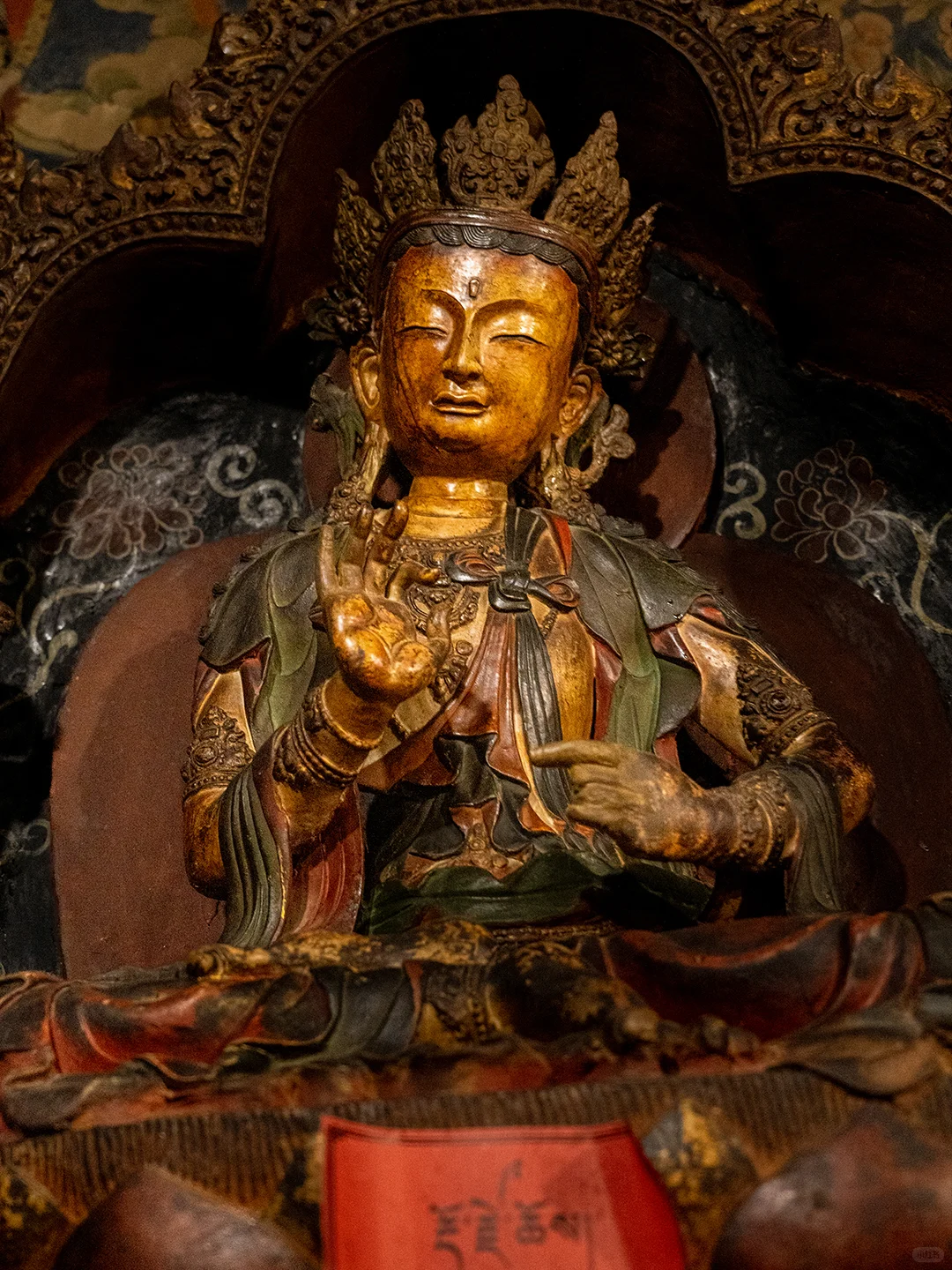 白居寺塑像｜绝巧泥身犹木刻，三千好相通廓竺