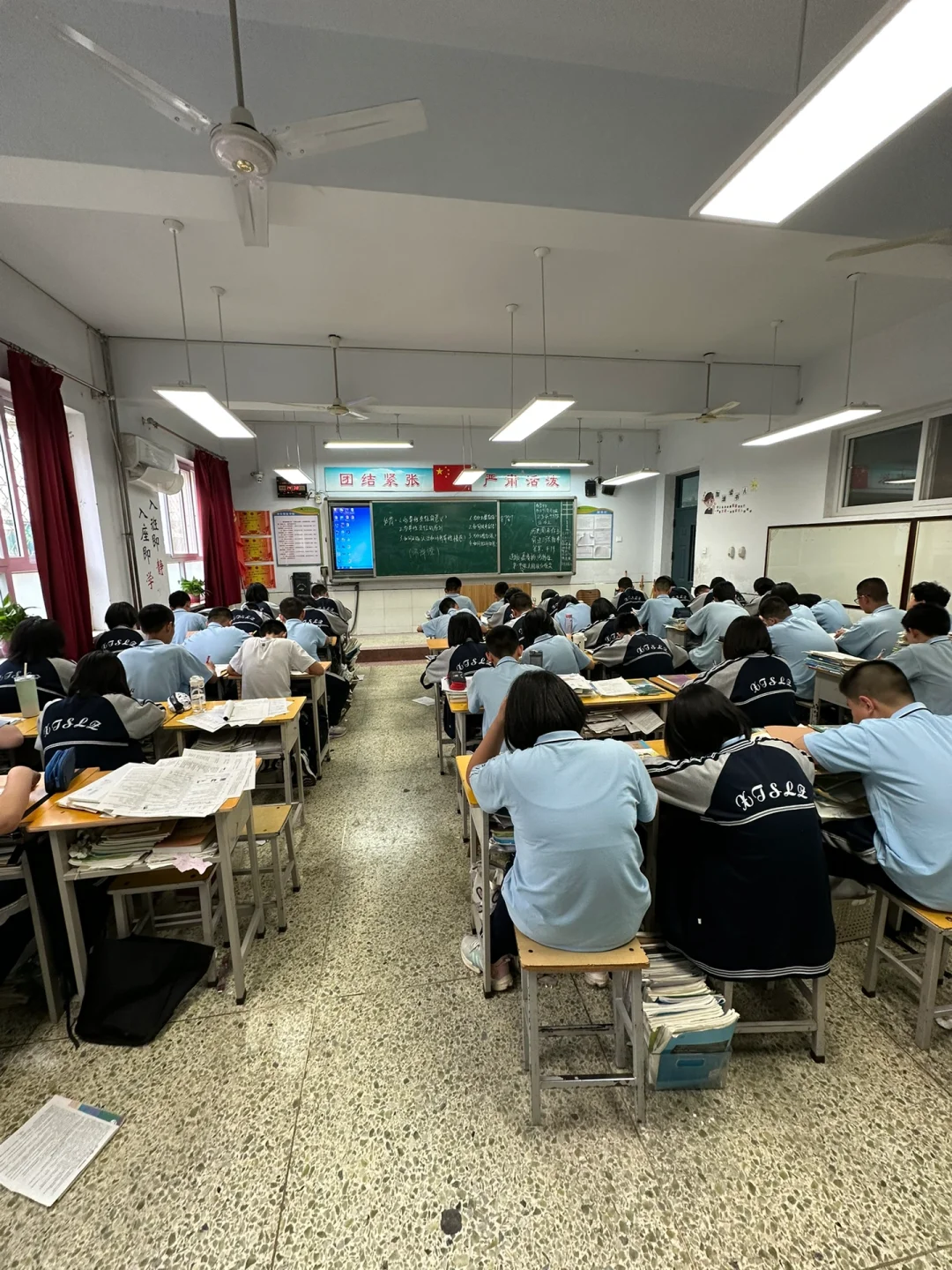 再见啦！我的工位