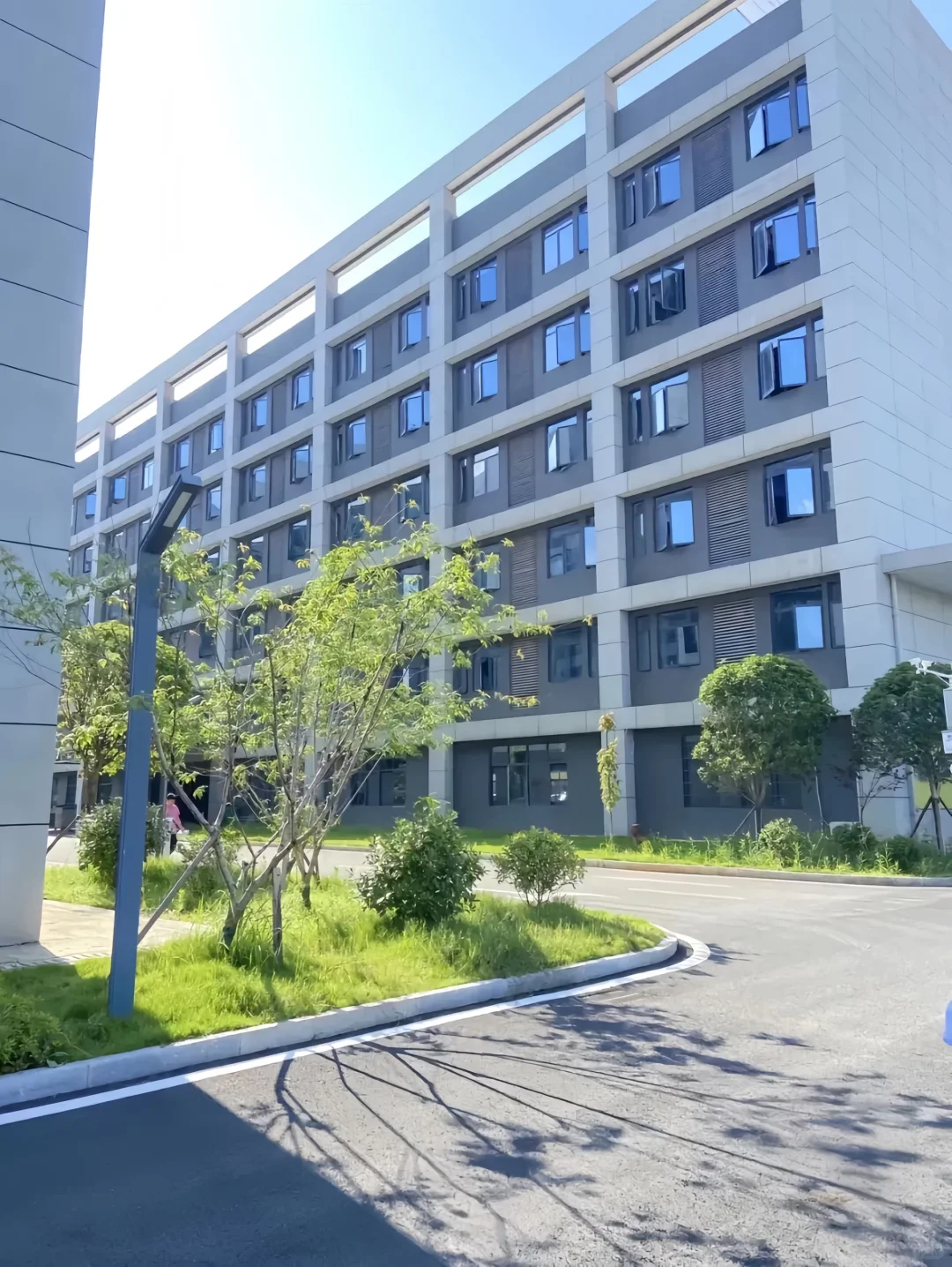 高薪7000+包吃包住，在石狮，上市企业