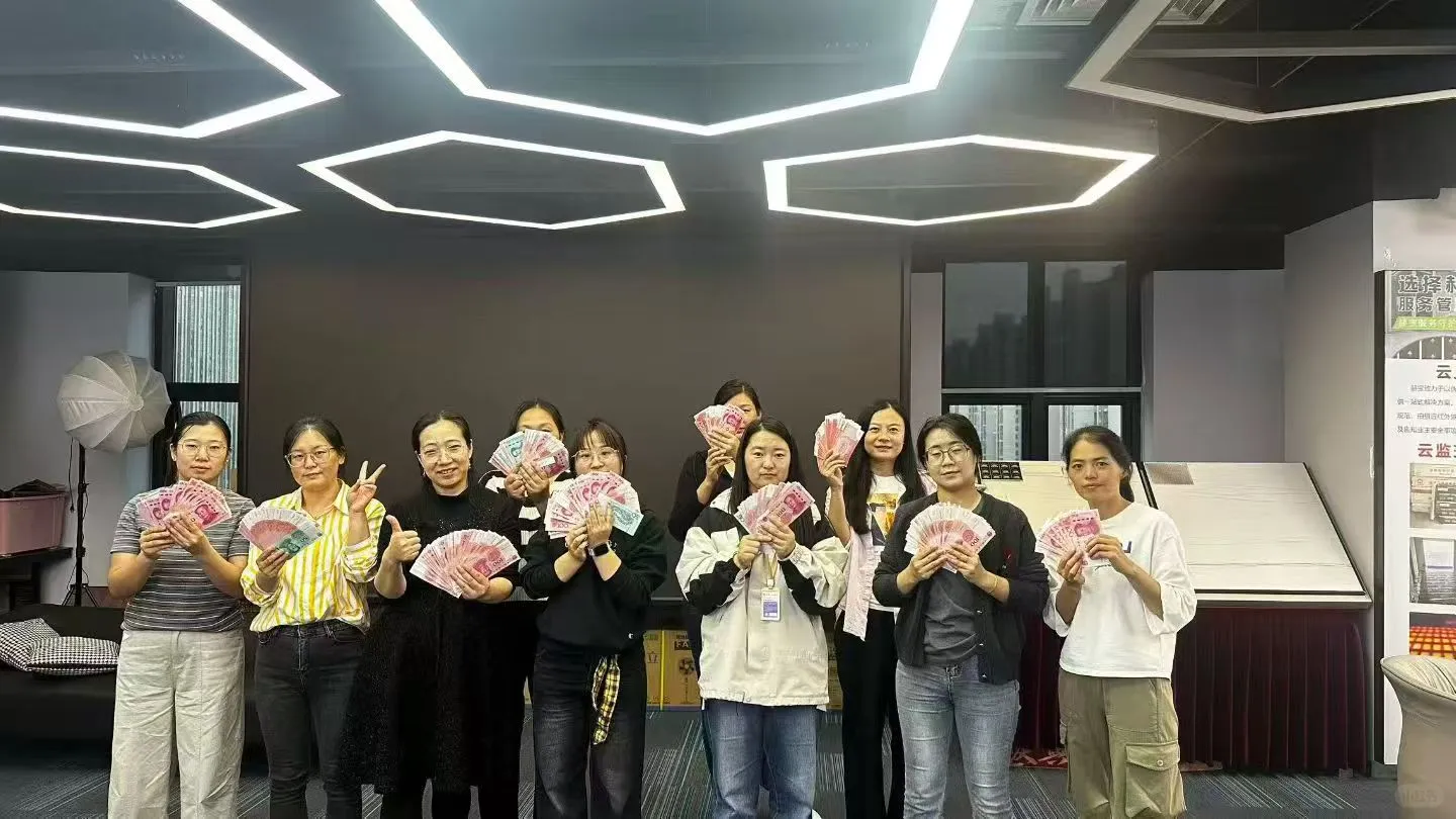 庄里有没有要找工作的?工作4小时,月薪1万