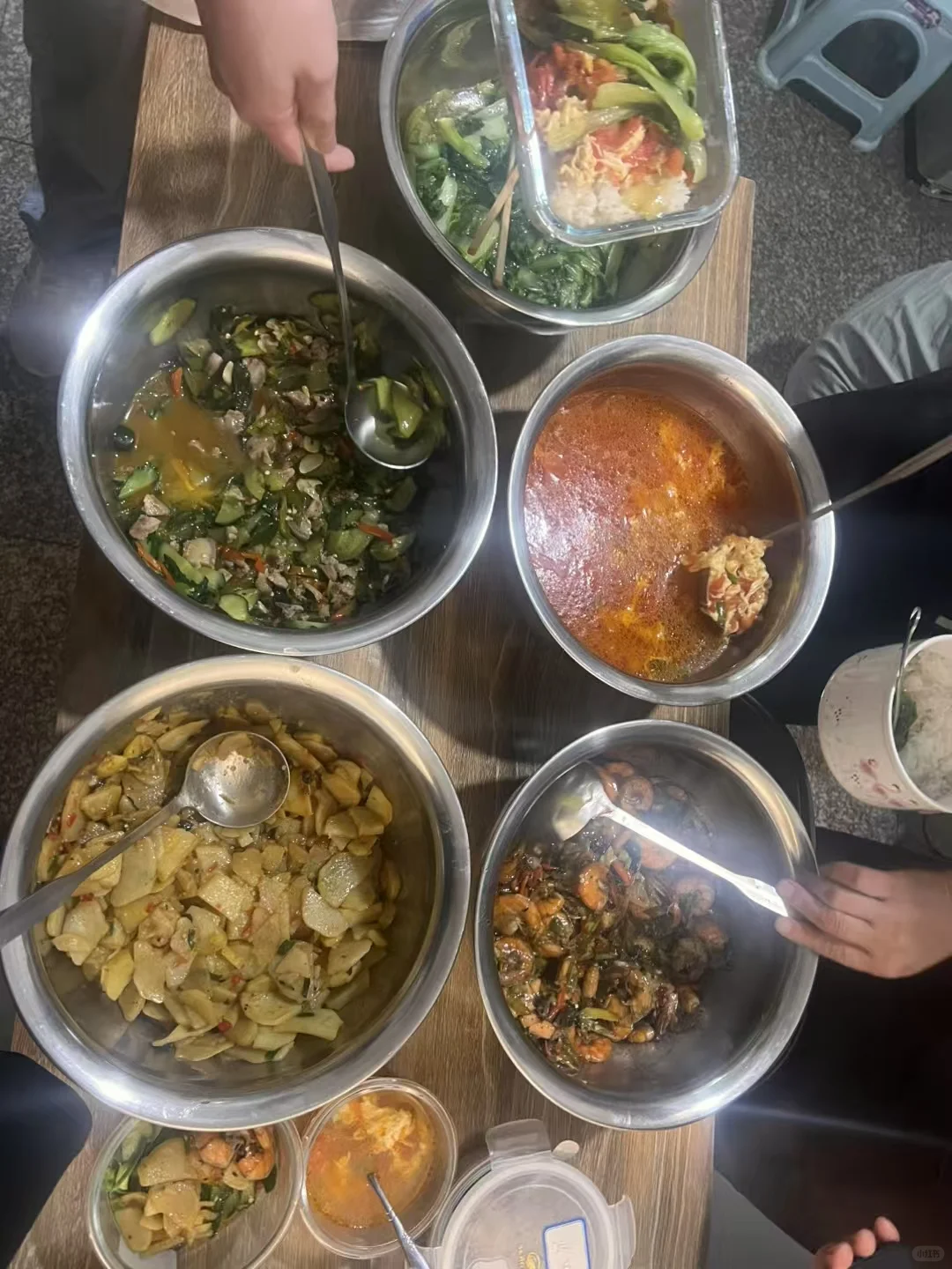 这么好的伙食还不来入职吗？？？