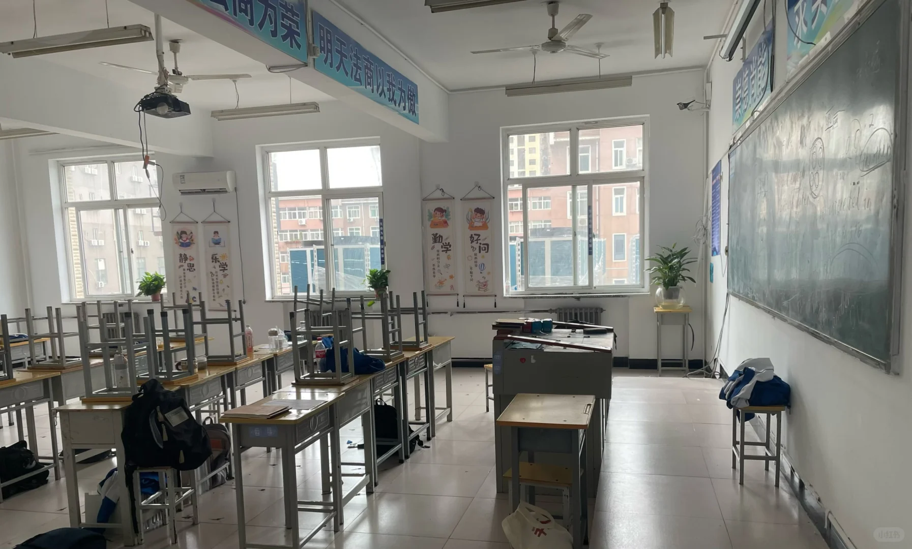 物理老师这么难找么