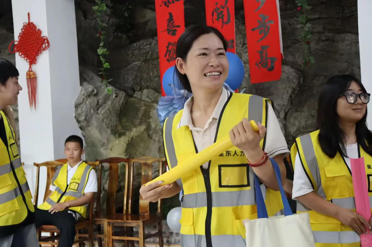 招聘办公室人事文员。无责任底薪 3000➕提成