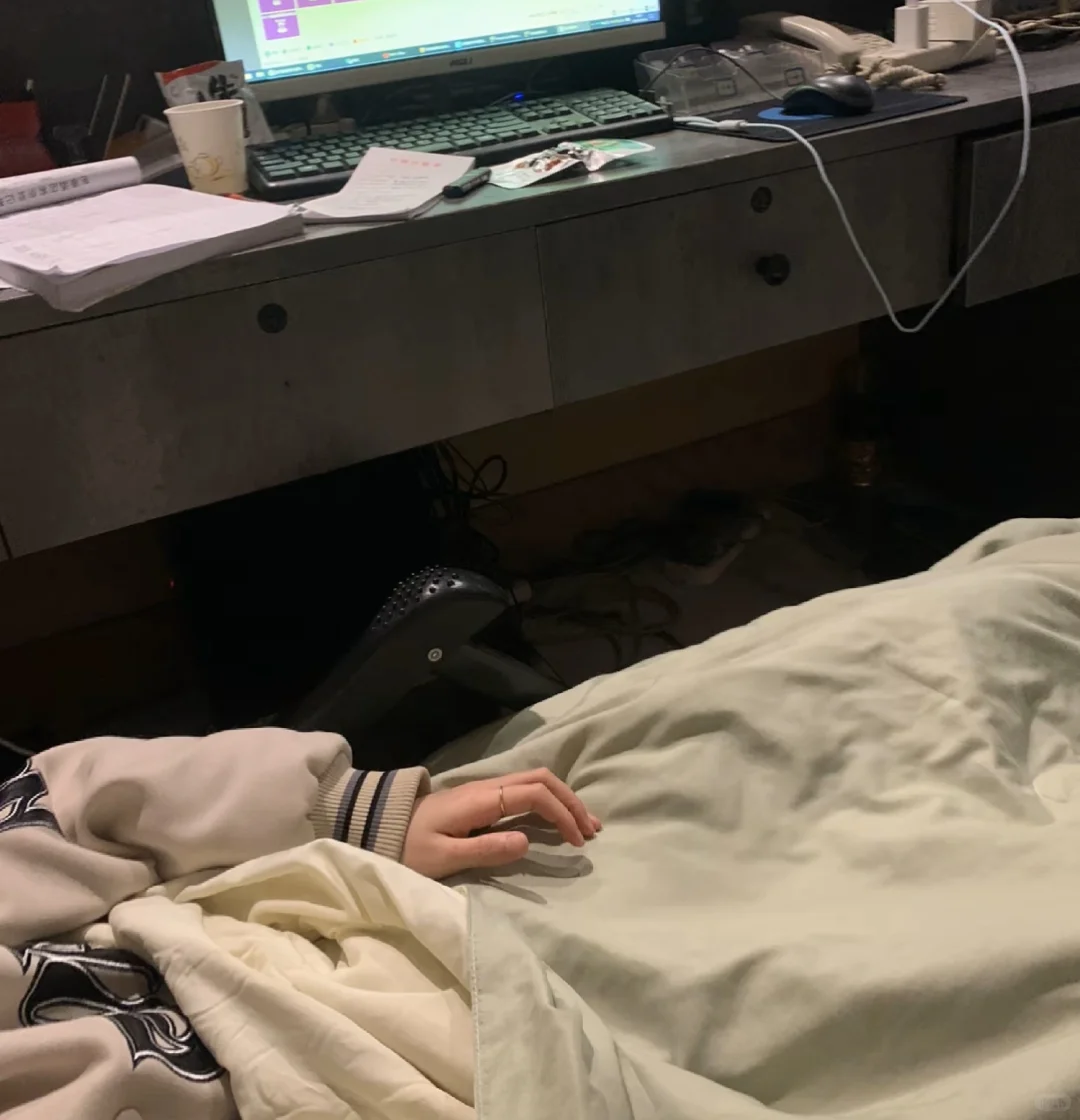 急缺前台收银5000+包吃住
