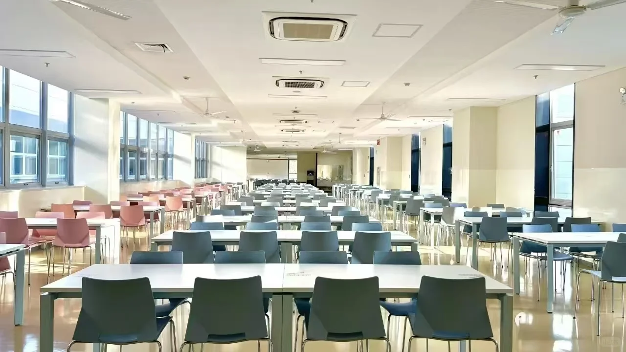 长白班+买五险一金+包吃包住