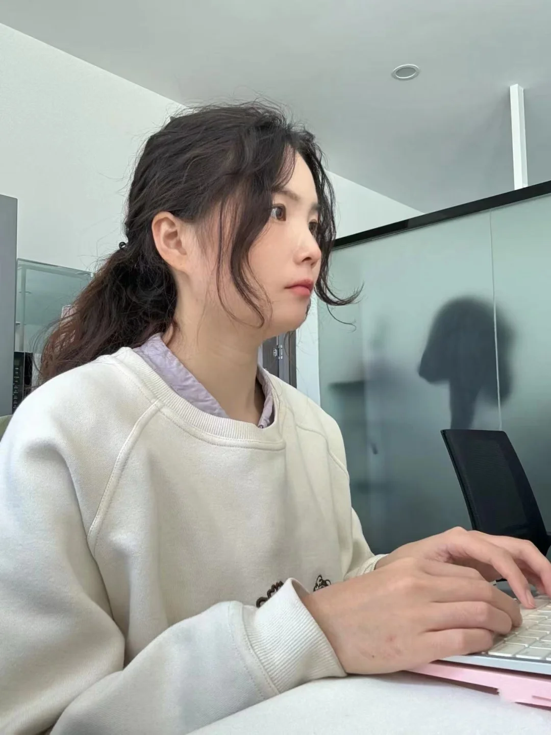 10k就10k吧，蕞起码早八晚五双休不加班