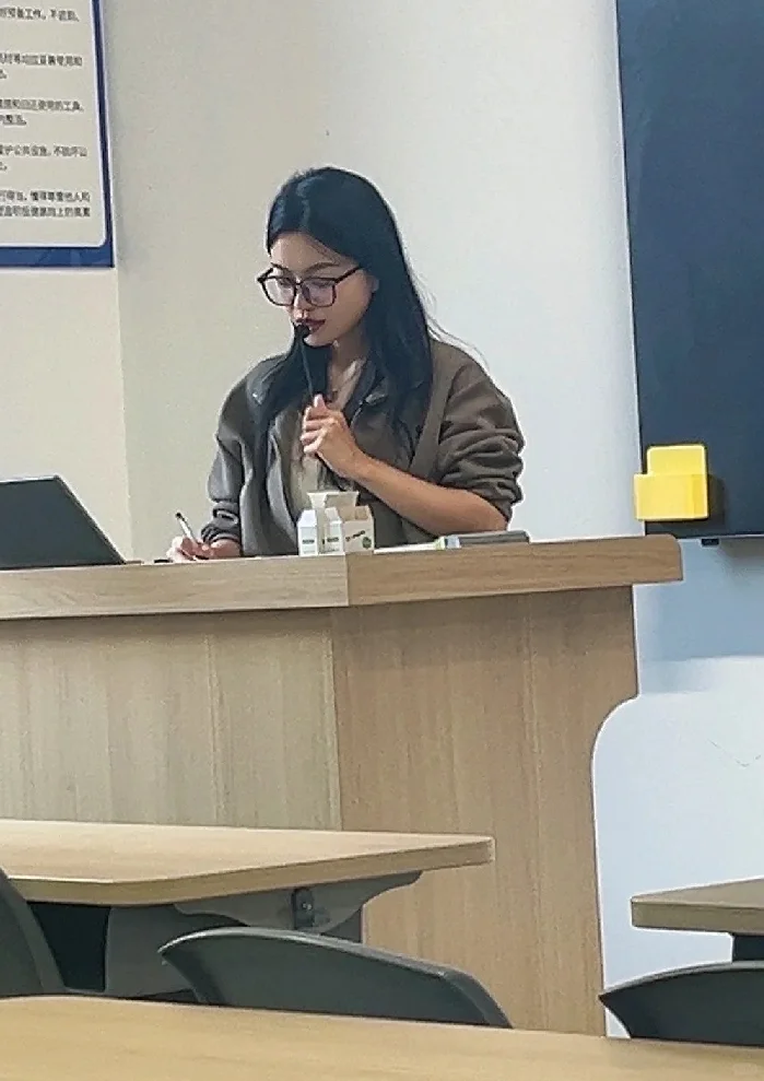 建议所有女生去考高校老师，是真的铁饭碗~