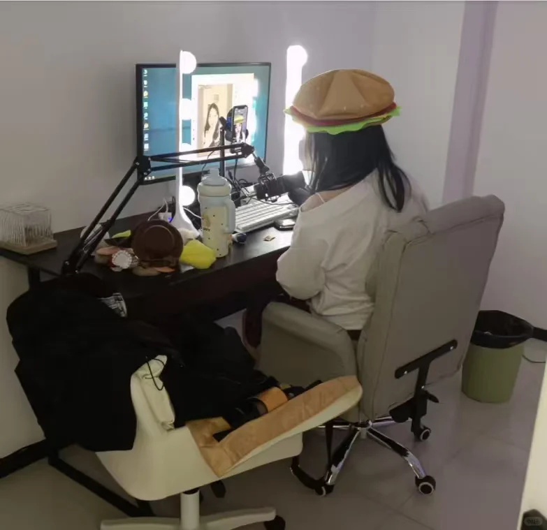 TikTok国际版抖音直播岗直招 女士女生女孩