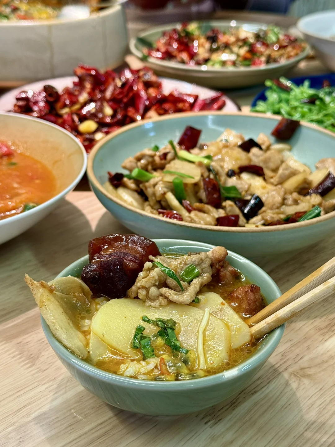 市中心！新的！我心中爆好吃的宝藏小食堂😭😭