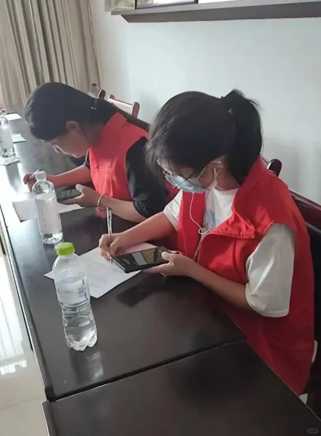 社区工作者真的很适合普通家庭的女孩子啊！