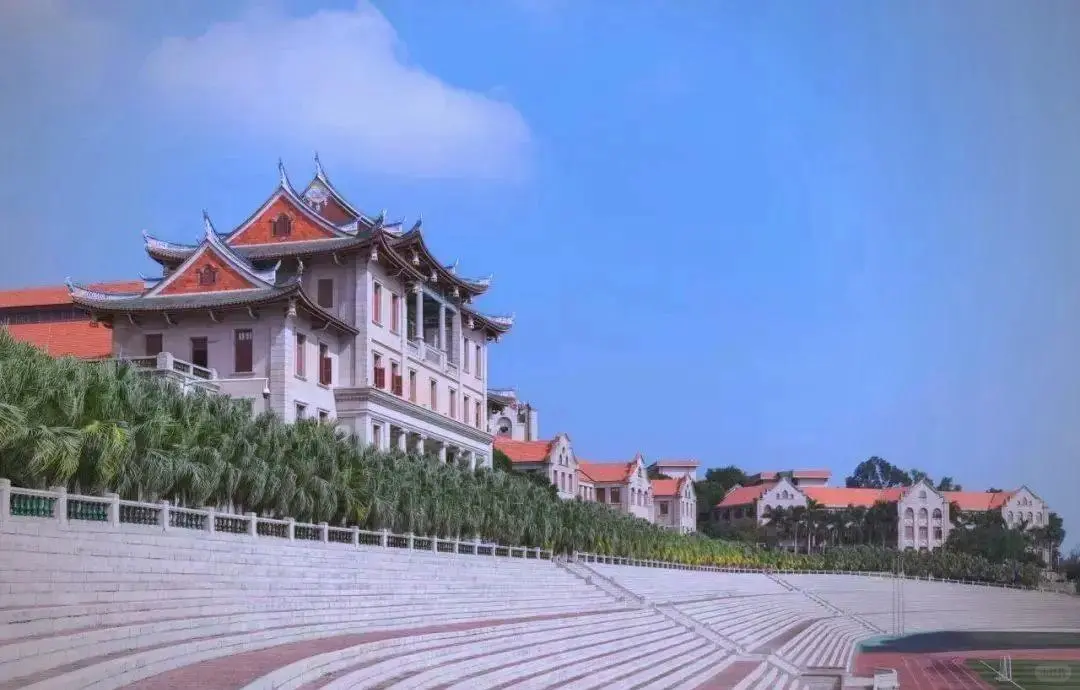 厦门大学思明校区，行政助理岗，本科可报！