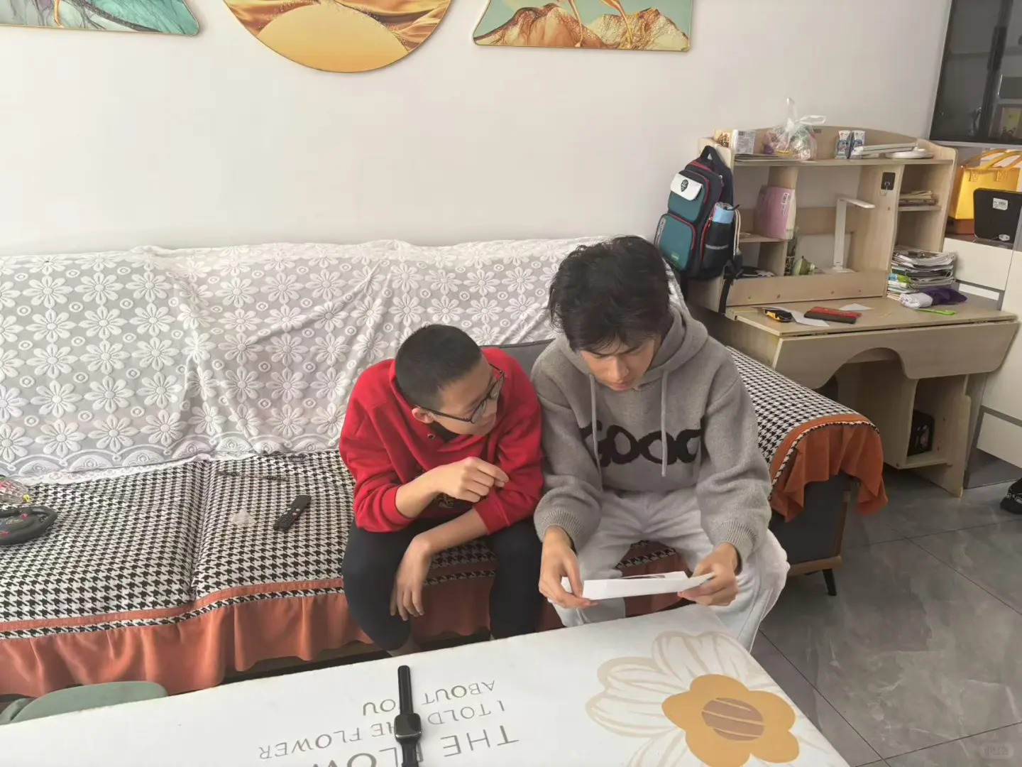 社区反诈宣传进家门，守护居民“钱袋子”