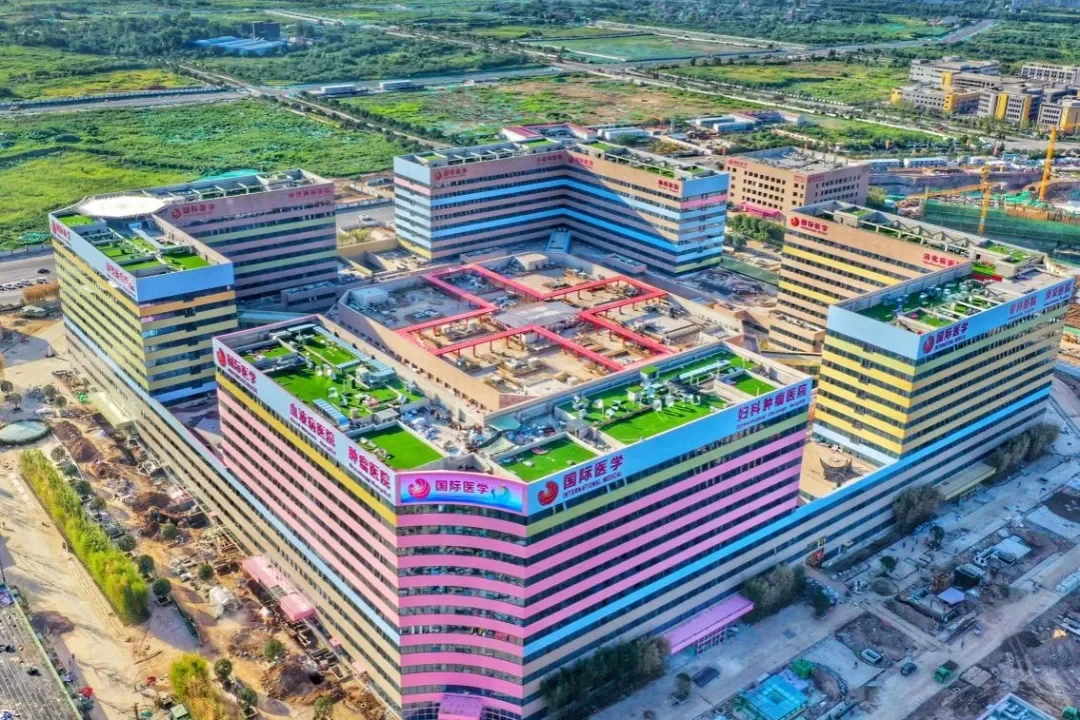 市医疗卫生单位招聘护士8人，本科起报