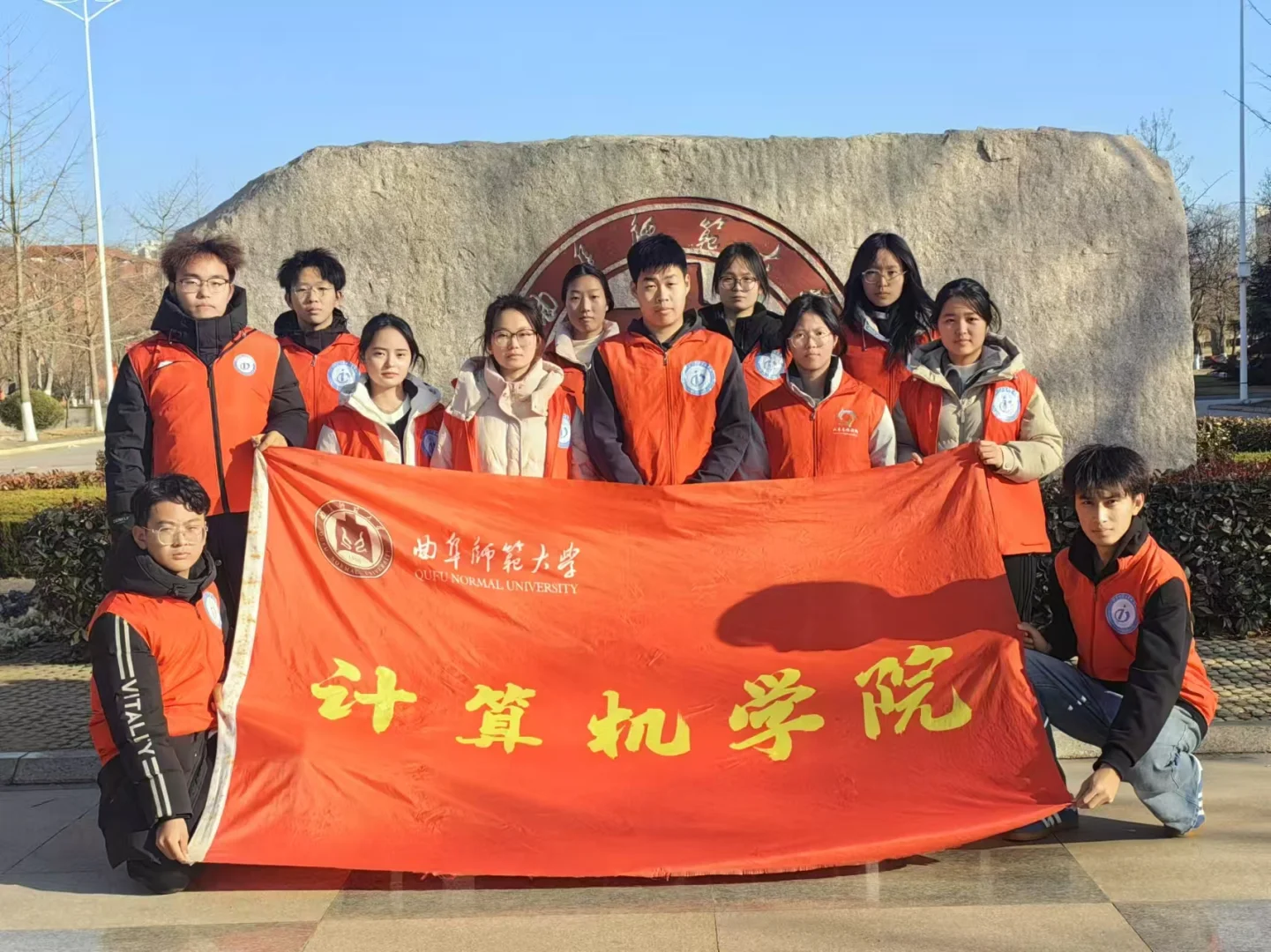 社区反诈宣传进家门，守护居民“钱袋子”