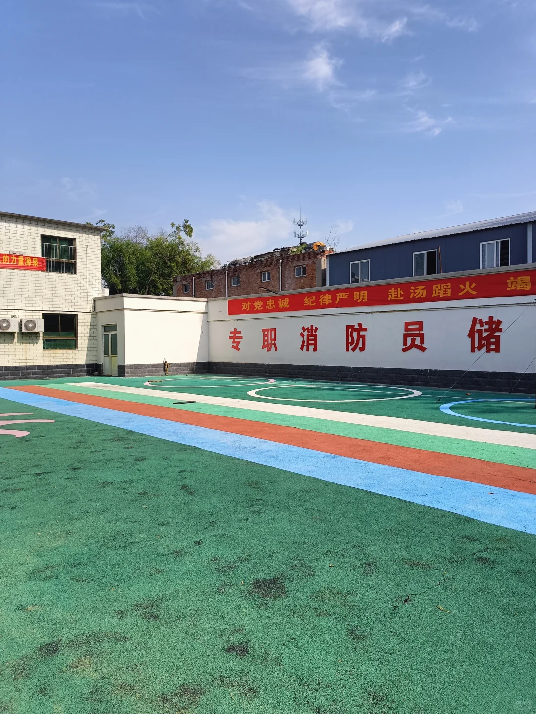 五险一金，工作稳定，食宿免费，带薪休假